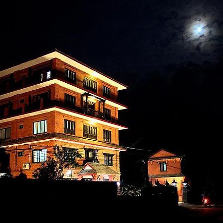 Sampada Inn Pokhara Exterior photo